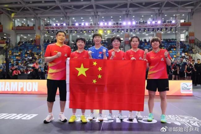 邱贻可在印度为孙颖莎煮泡面配花生米 师徒情深共战亚锦赛